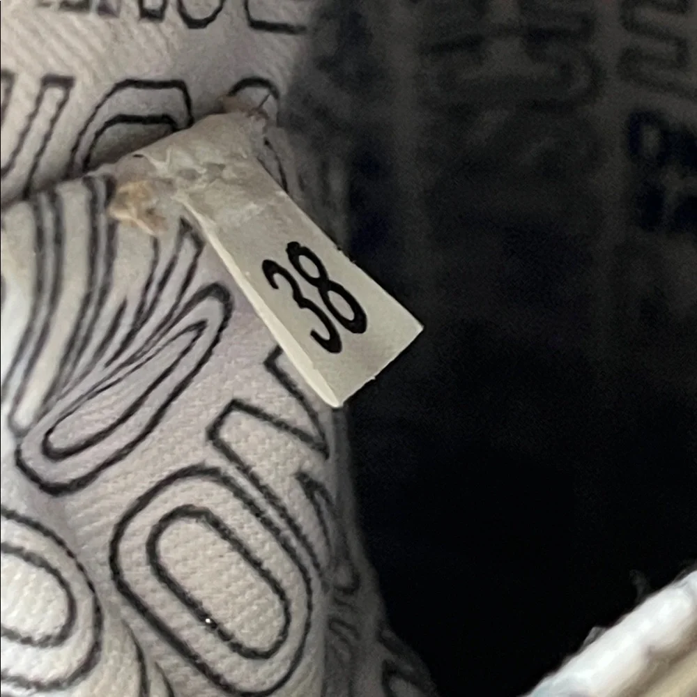 LOVE MOSCHINO Gold Heart Metallic Lace Up High Top Zip SOLD OUT Sneakers Shoes - Picture 10 of 10